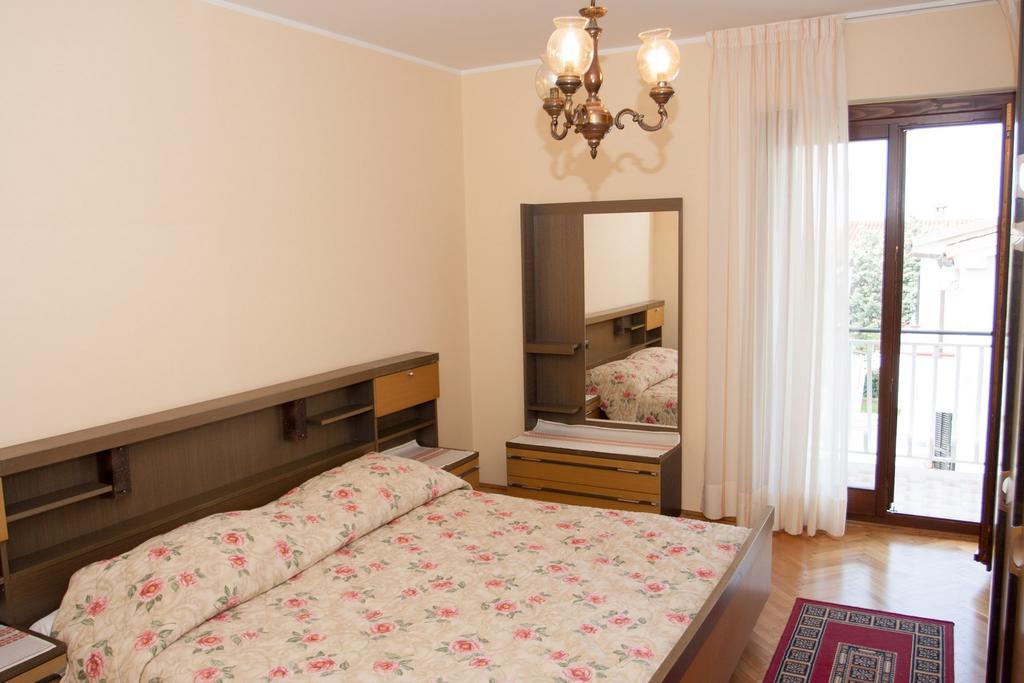 Apartments Silvia Пореч Екстер'єр фото