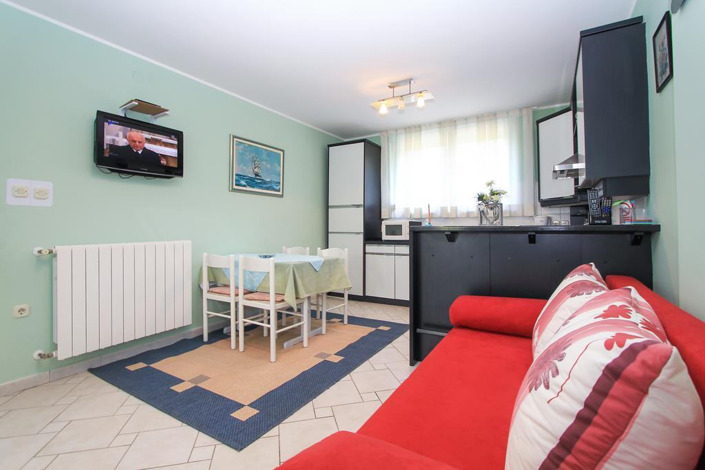 Apartments Silvia Пореч Екстер'єр фото