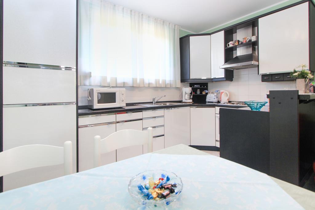 Apartments Silvia Пореч Екстер'єр фото