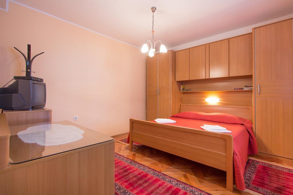 Apartments Silvia Пореч Екстер'єр фото